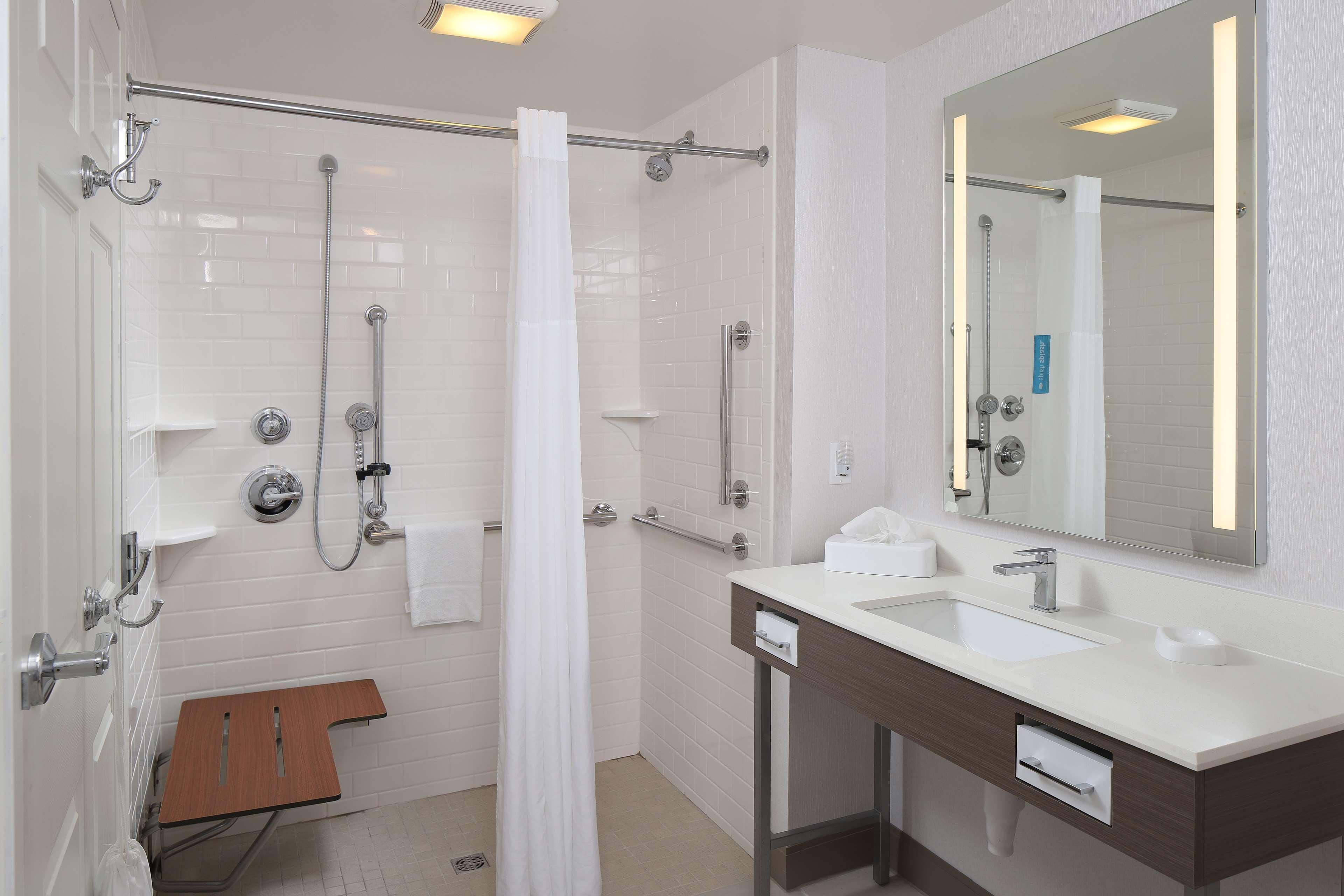 Hotel Hampton 3*