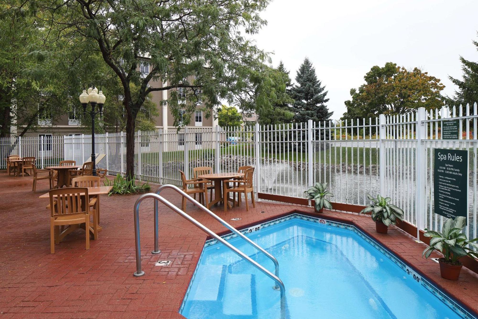 Hampton Hotel 3*