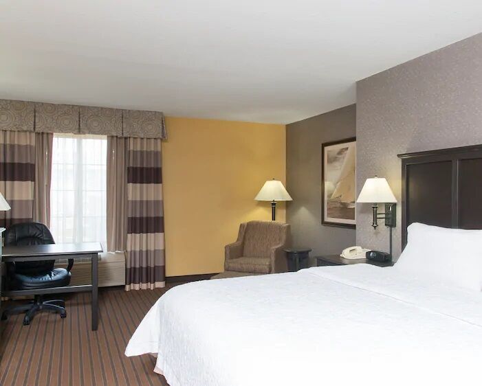 Hampton 3*